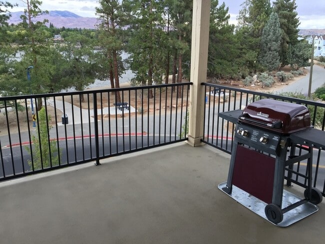 Foto del edificio - Lake View Resort Style Condo - Garage & Po...