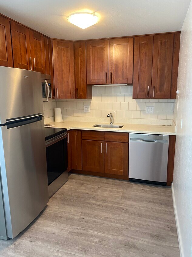Primary Photo - 324 32nd Ave