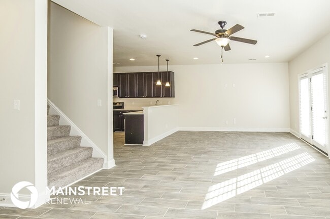 Building Photo - 7213 Deer Springs Way