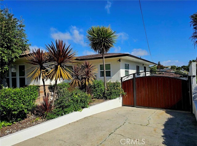 Building Photo - 5259 Angeles Vista Blvd