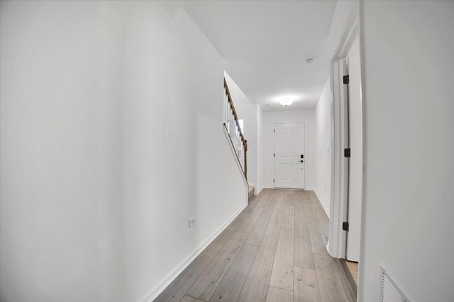 Building Photo - NEW CONSTRUCTION 3BED, 3BATH TOWNHOUSE IN ...