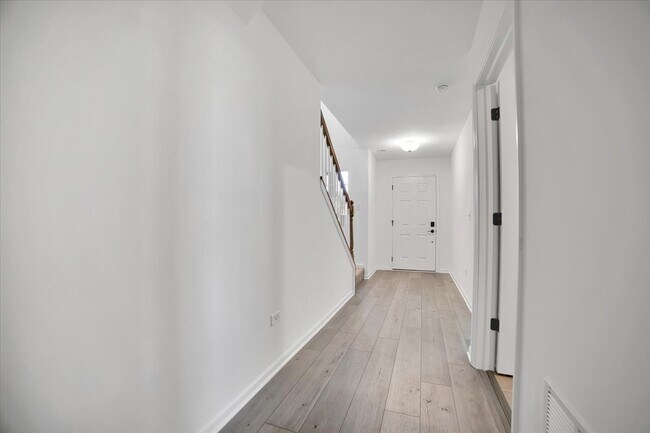 Foto del edificio - NEW CONSTRUCTION 3BED, 3BATH TOWNHOUSE IN ...