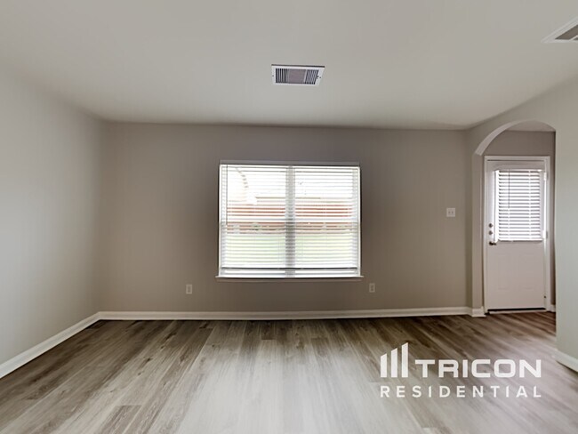 Foto del edificio - 12067 Quartersawn Ln