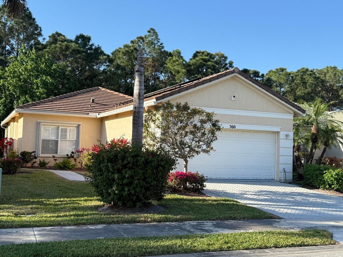 Primary Photo - 560 SW Indian Key Dr