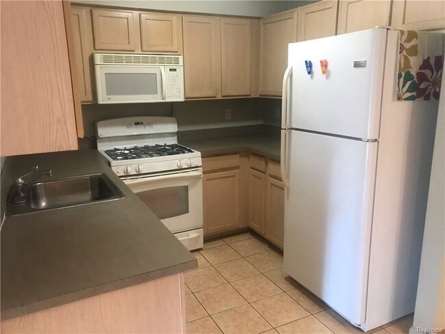 Foto del edificio - 13643 Osborn Ave