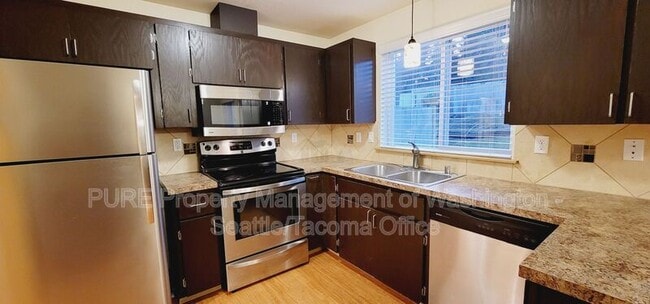 Foto del edificio - 5614 99th St Ct E