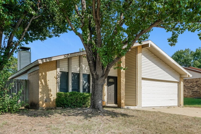 Building Photo - 4209 Glen Pines Dr