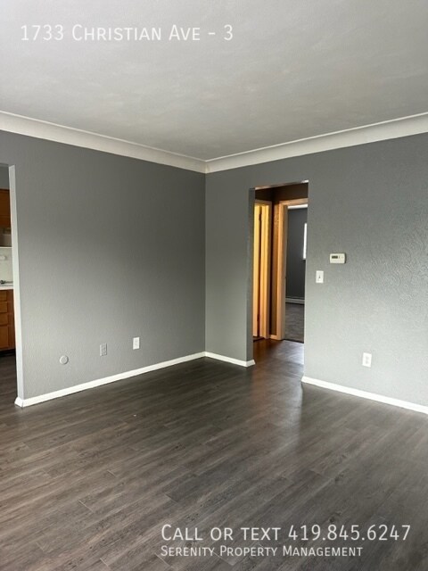 Building Photo - Super Cute and Cozy 2 Bedroom Apartment Fo...