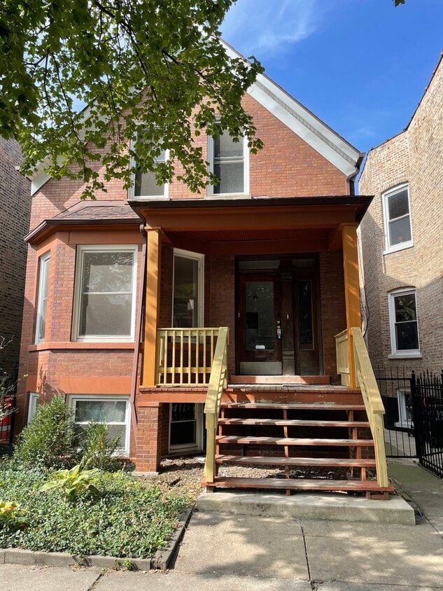 Primary Photo - 2318 N Avers Ave