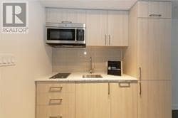 Building Photo - 576 Front St W