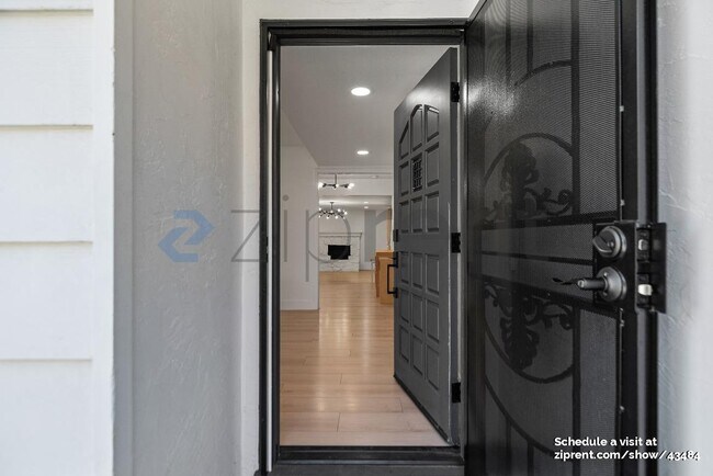 Foto del edificio - 686 Pomeroy Ave