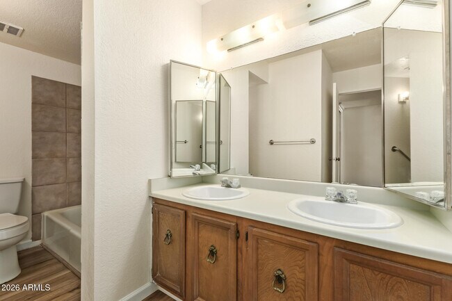 Foto del edificio - 3002 N 70th St