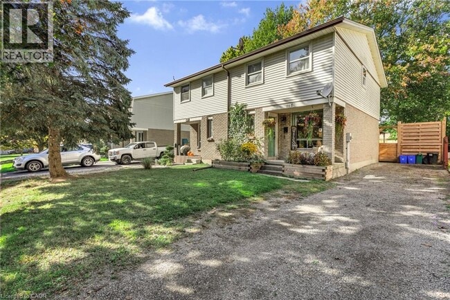 Building Photo - 117 Graystone Crescent