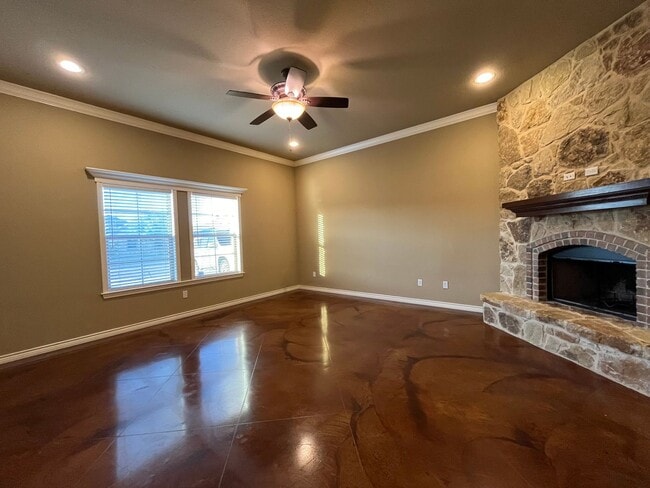 Building Photo - Available Now: 4 Bedroom Single Family Home: Midway ISD:  Move in Special