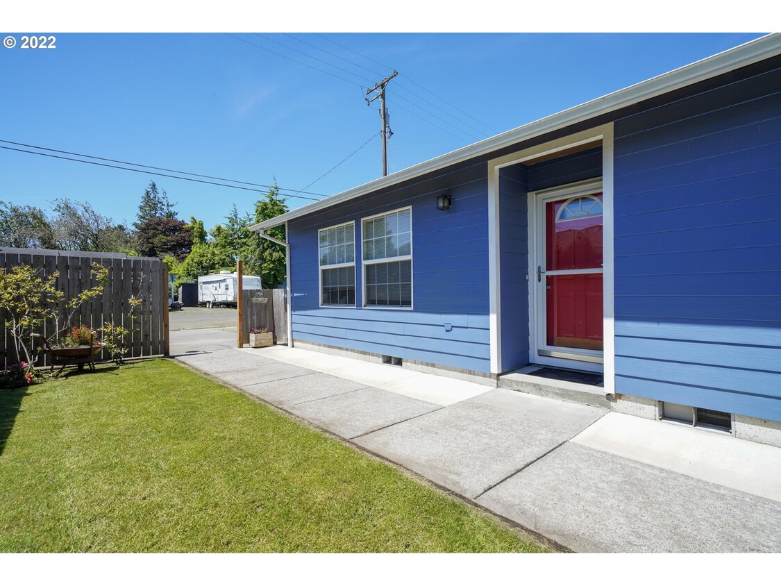 Front Door - 909 Madrona Ave