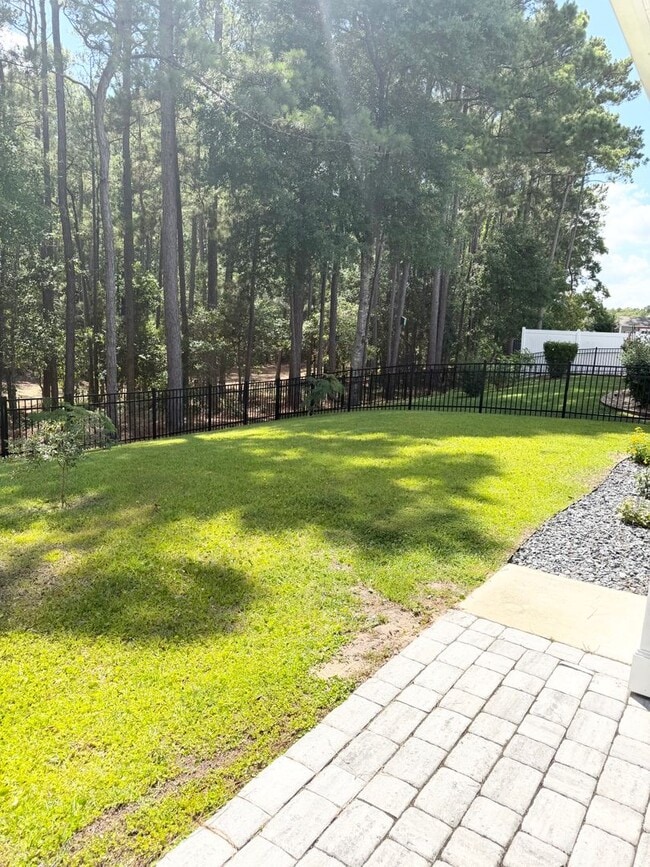 Building Photo - BEAUTIFUL 3 bedroom / 2 bathroom home available NOW!
