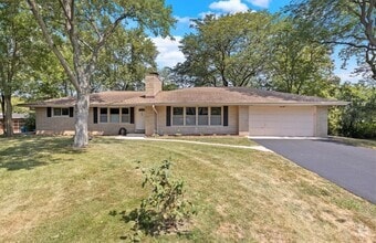 Building Photo - 23W050 Hackberry Dr