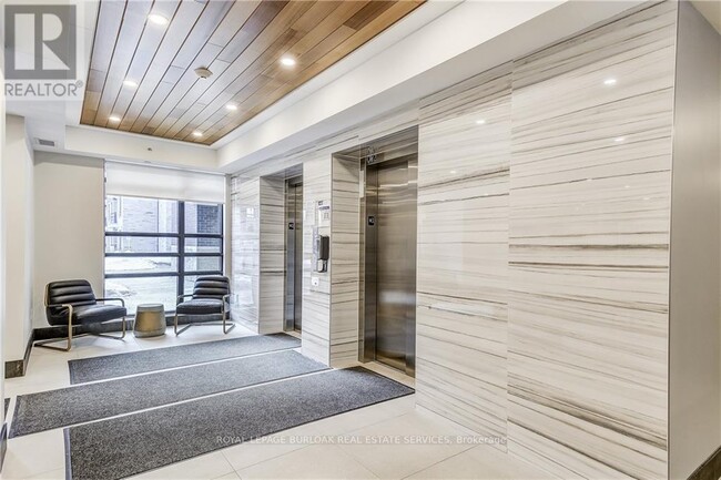 Photo du bâtiment - 340-340 Plains Rd E
