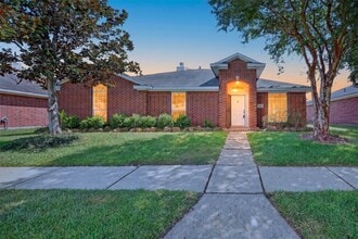 Building Photo - 15307 Flemington Ave