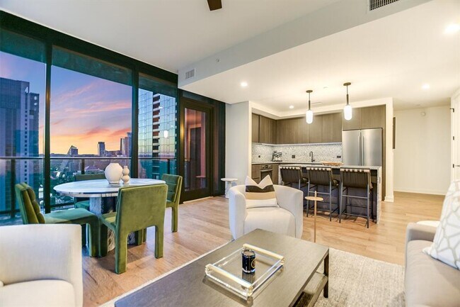 Building Photo - 84 East Ave