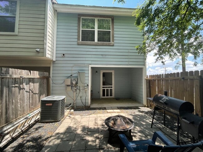 Building Photo - 24 Bratton Dr