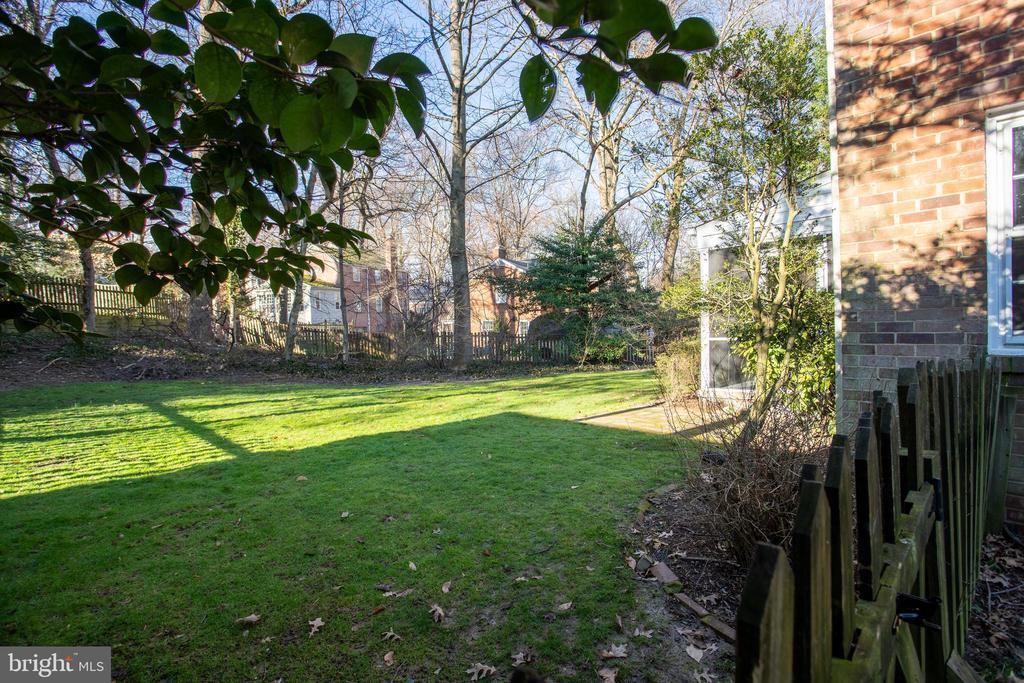 6102 Gloster Rd, Bethesda, MD 20816 House Rental in Bethesda, MD