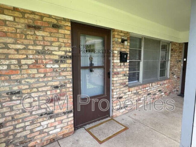 Foto del edificio - 6134 Hillside Ave