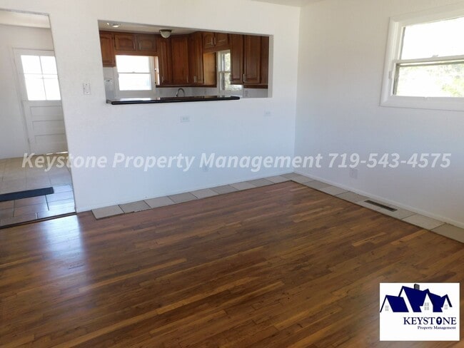 Foto del edificio - 2 Bedroom/1 Bath/ 1 Car Garage House on Corner Lot - $1,125/$1,125