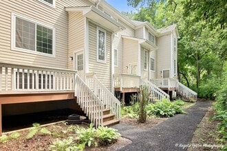 Building Photo - 259 W Whispering Oaks Ln