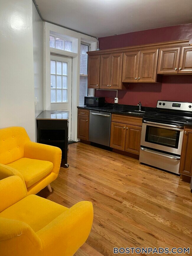 Foto del edificio - 161 Endicott St