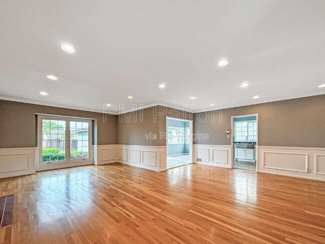 Foto del edificio - 5147 E Los Flores St