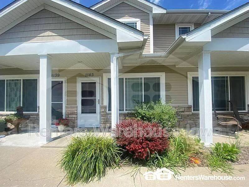 Foto principal - 1143 NE 8th Ln