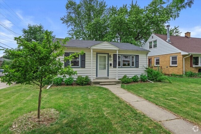 Building Photo - 3121 N 93rd St