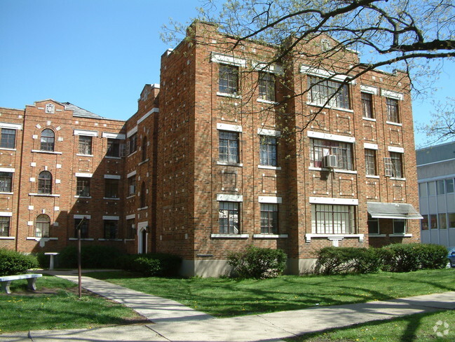 Building Photo - 2622 Victory Pky
