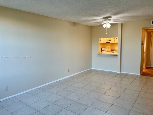 Foto del edificio - 9470 Live Oak Pl