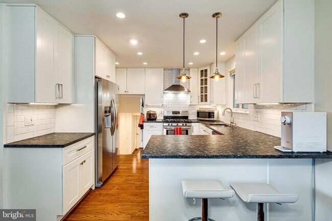 Foto del edificio - 7606 Jervis St