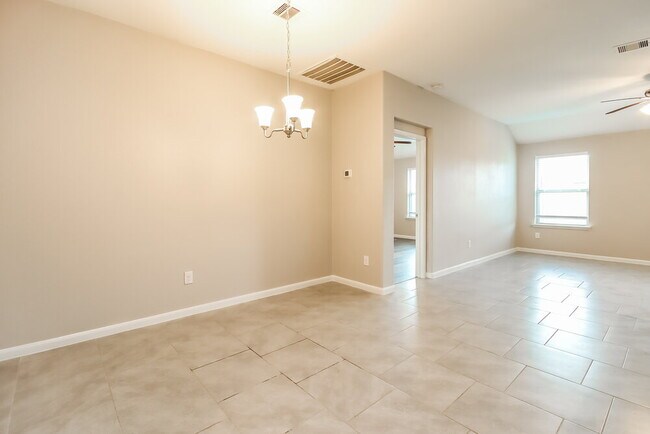 Foto del edificio - 622 Harvest Bluff Dr