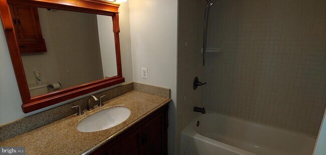 Building Photo - 1200 Braddock Pl