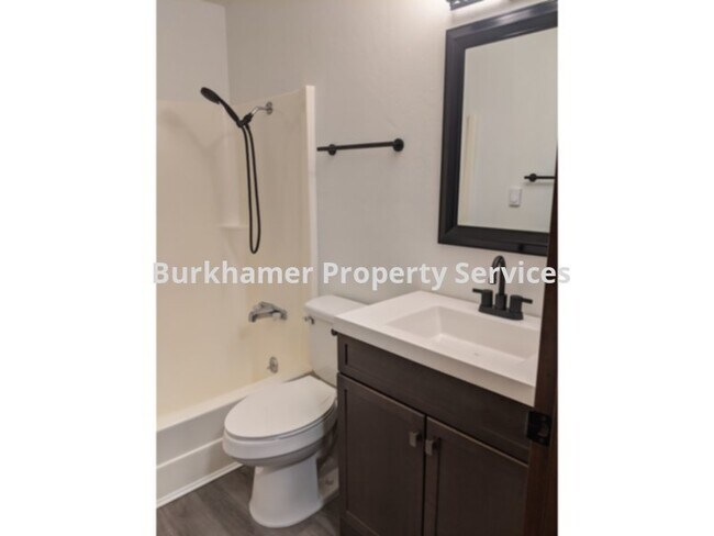 Building Photo - 1804 W Martin St. Elma WA. 98541