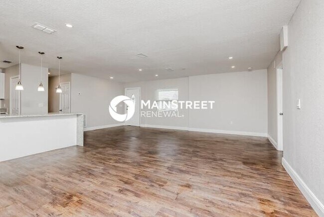 Foto del edificio - 4 Bedroom Pet-Friendly Home in Orlando, FL with Main Street Renewal