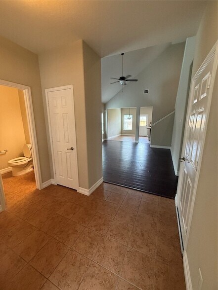 Building Photo - 9011 Plume Tree Dr