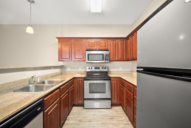 Building Photo - 710 Arbor Lake Dr