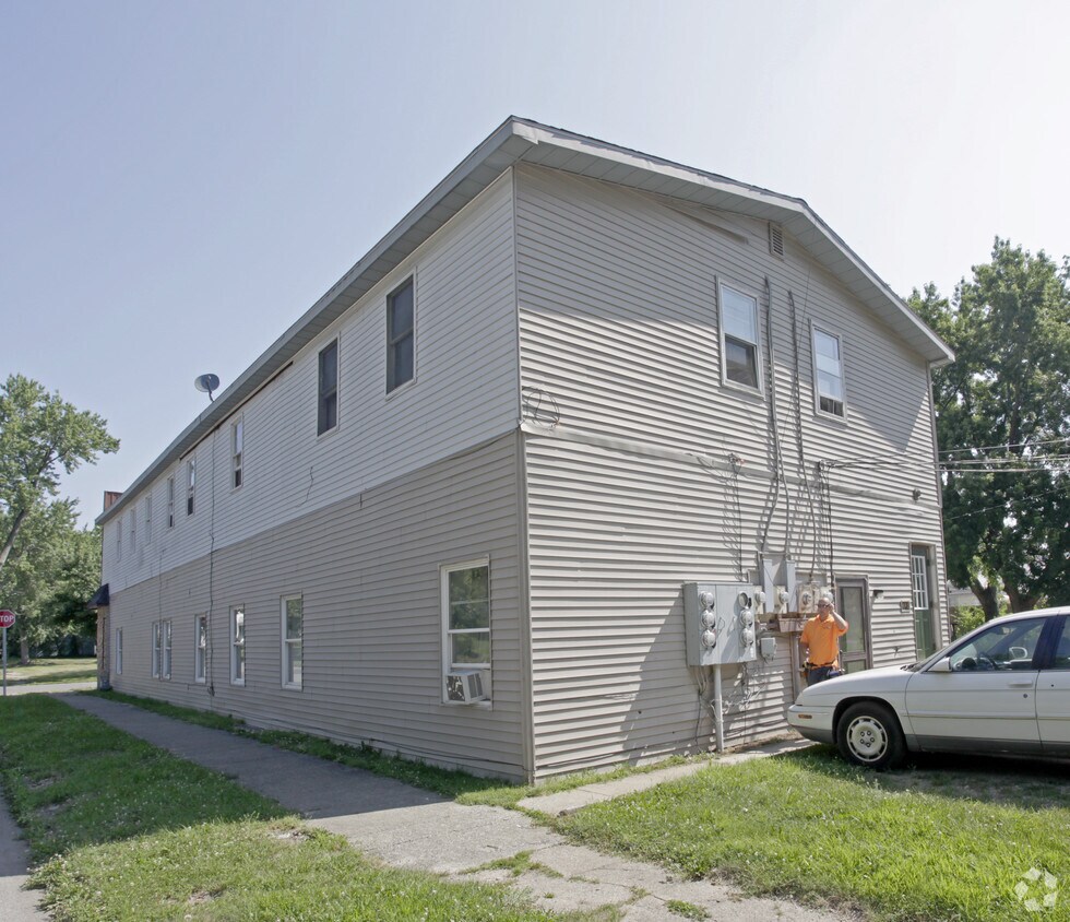 Building Photo - 202 E Calvert St