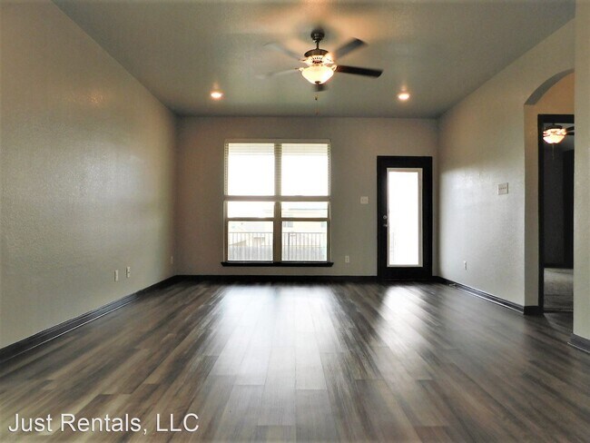 Foto del edificio - 5 br, 3.5 bath House - 3405 Addison St