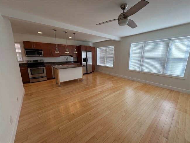 Foto del edificio - 4228 McPherson Ave