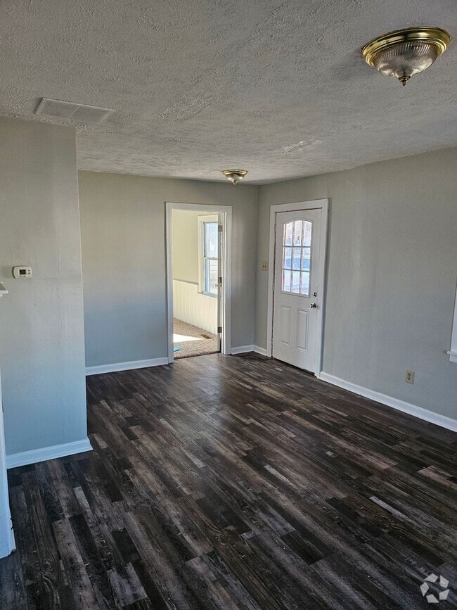 Building Photo - 1610 S Parker Dr
