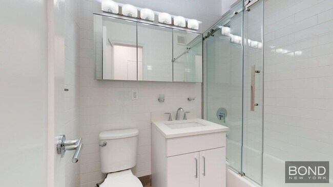 Building Photo - 405 E 56th St