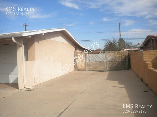 Foto del edificio - 1056 W District St