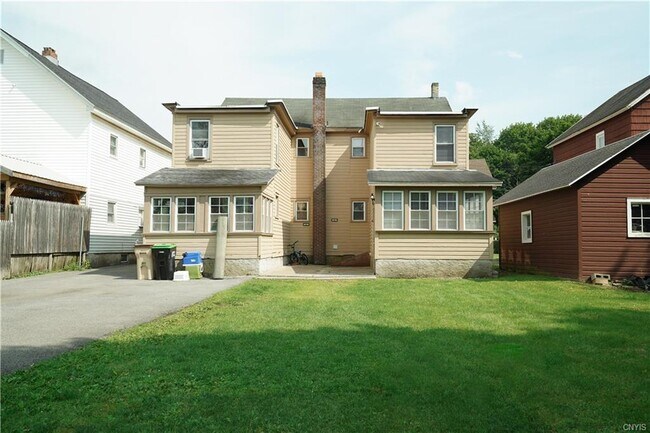 Building Photo - 506 S Frankfort St