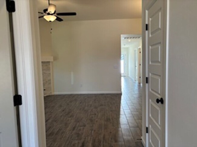 Building Photo - New Home!